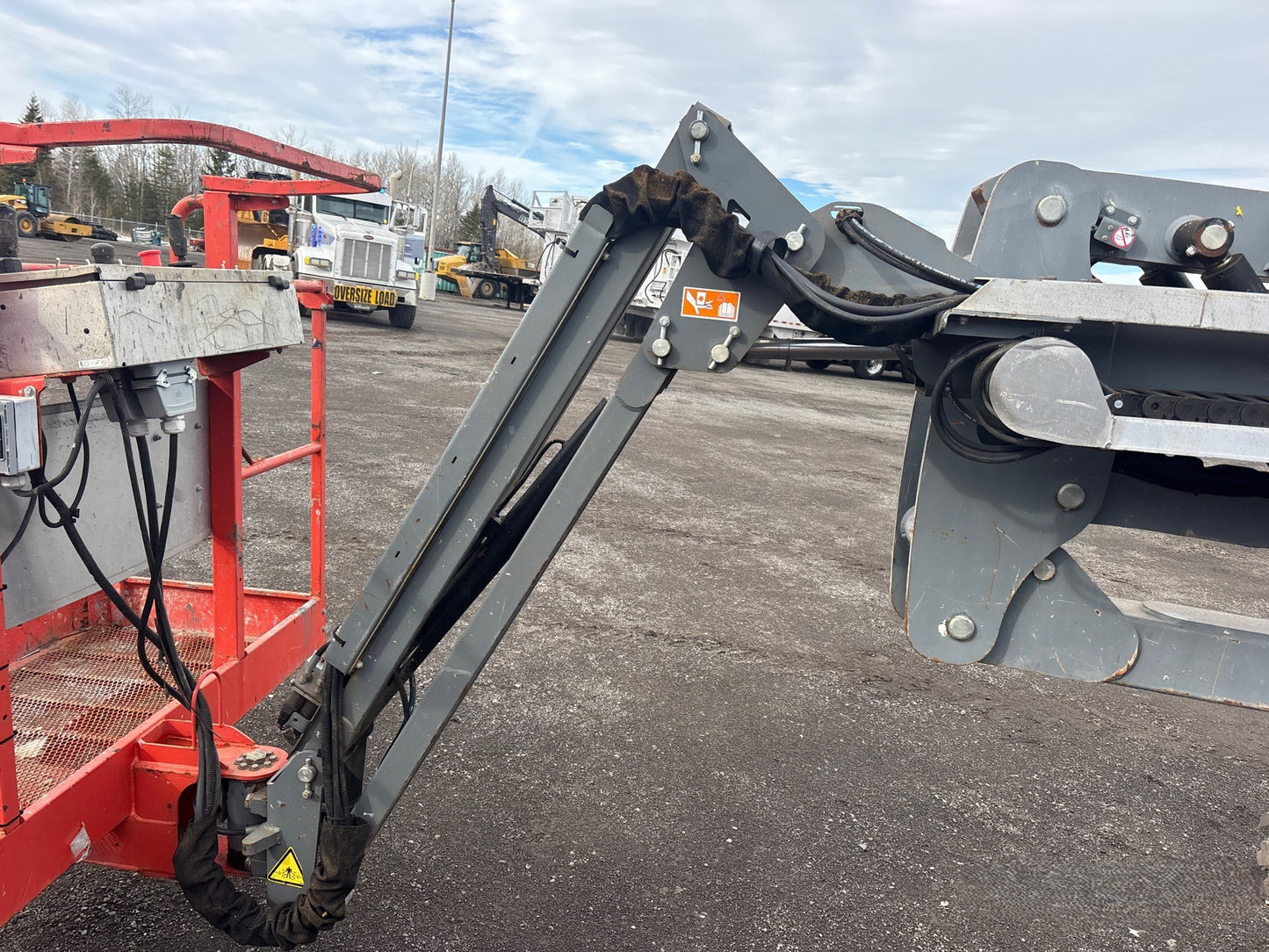 2017 Skyjack SJ46AJ 4WD Elevador Articulado  46 ft – Capacidad 500 lb 4x4